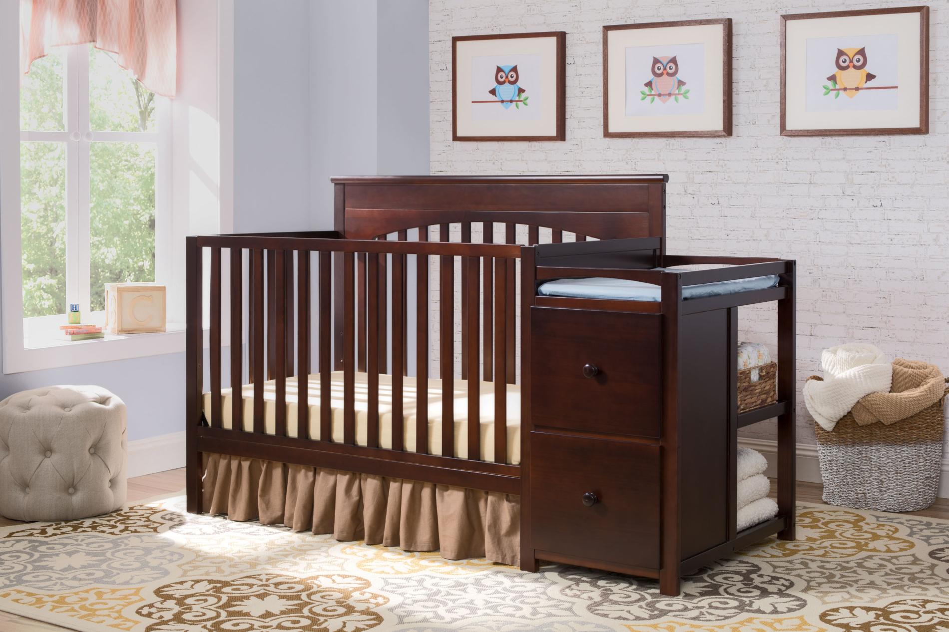 Delta Children Layla Crib N Changer