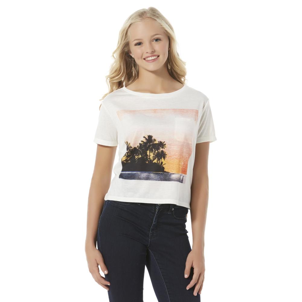 Junior's Graphic Pocket T-Shirt - Tropical Sunset