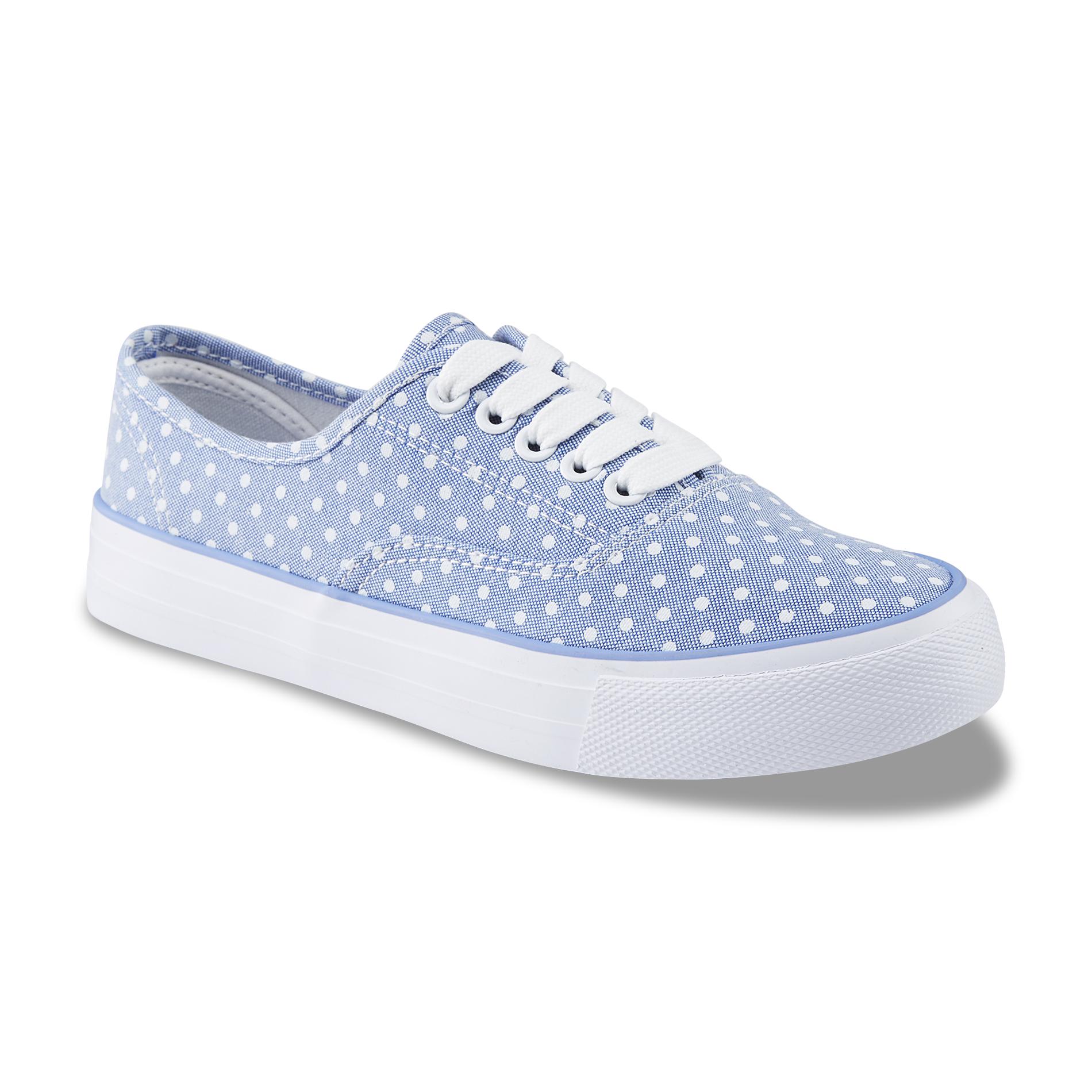 sneakers athletic shoes