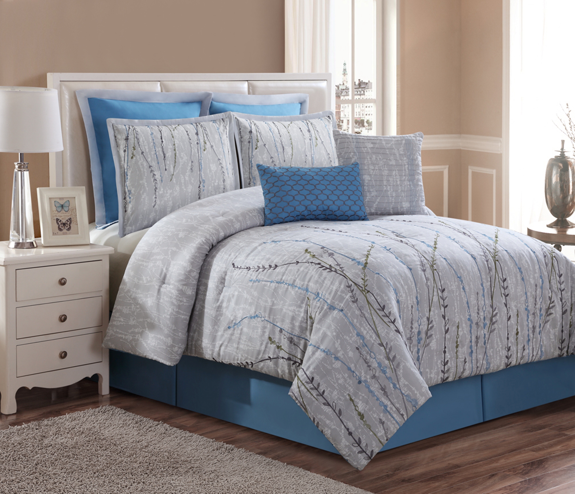 Elegant Queen Comforter Set