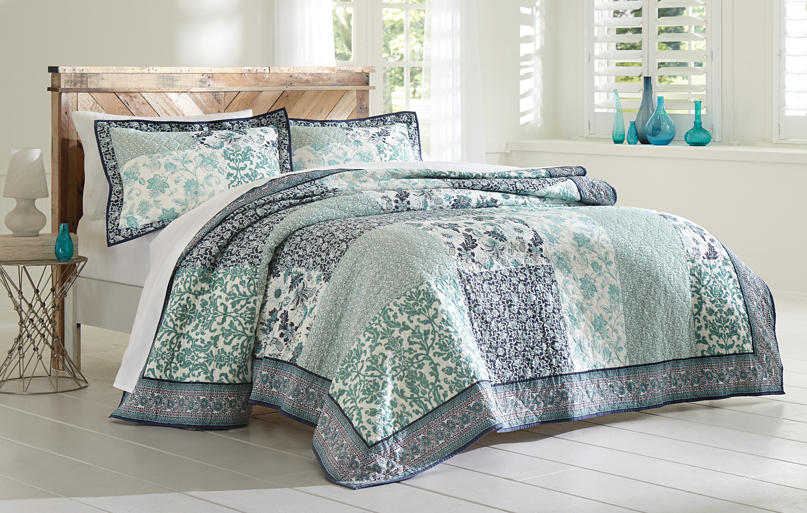 3-Piece Quilted Bedding Set - Floral Print