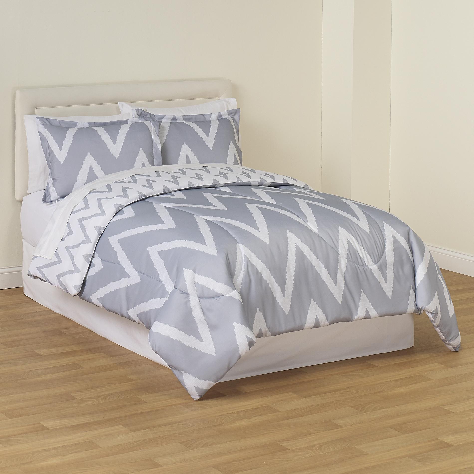 3-Piece Reversible Mini Comforter Set - Zigzag