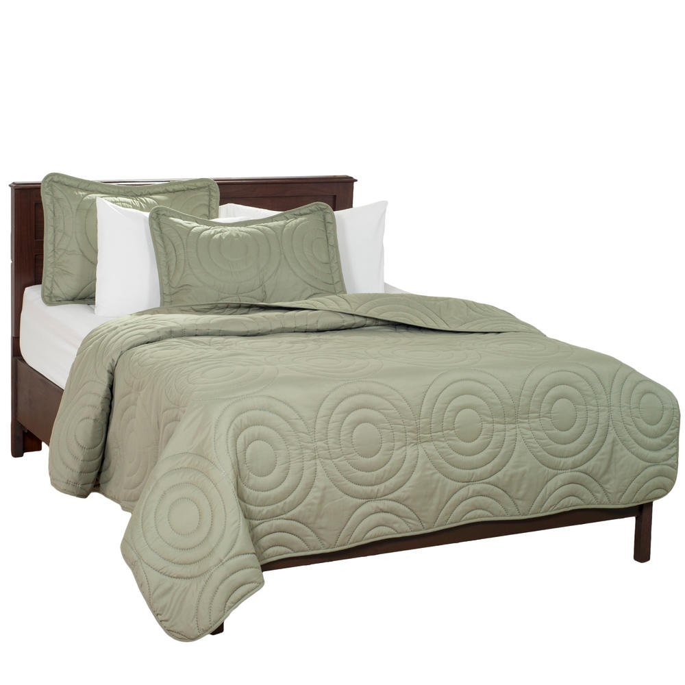Lavish Home  Solid Embossed 3 Piece Quilt Set - King - Green