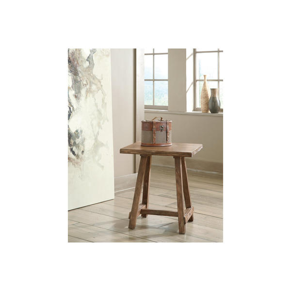 Signature Design By Ashley T500 502 Vennilux Chairside End Table
