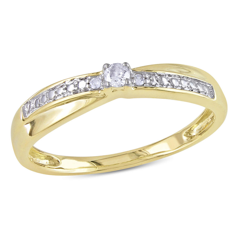 0.05 Cttw. 10k Yellow Gold  Diamond Engagement Ring (I2-I3)