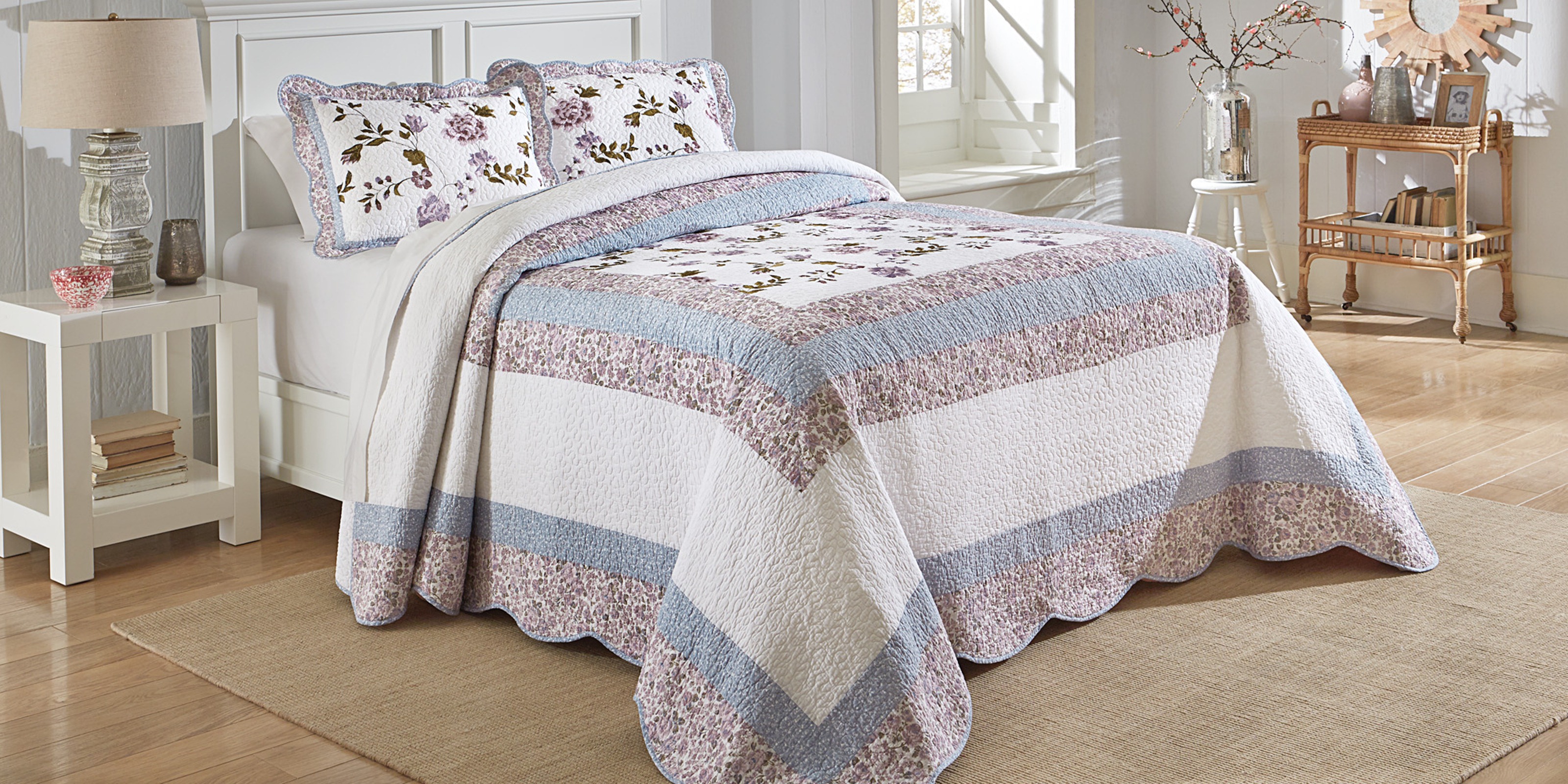 Scalloped Edge Bedding