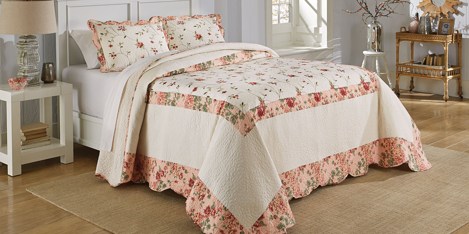 Scalloped Edge Bedding