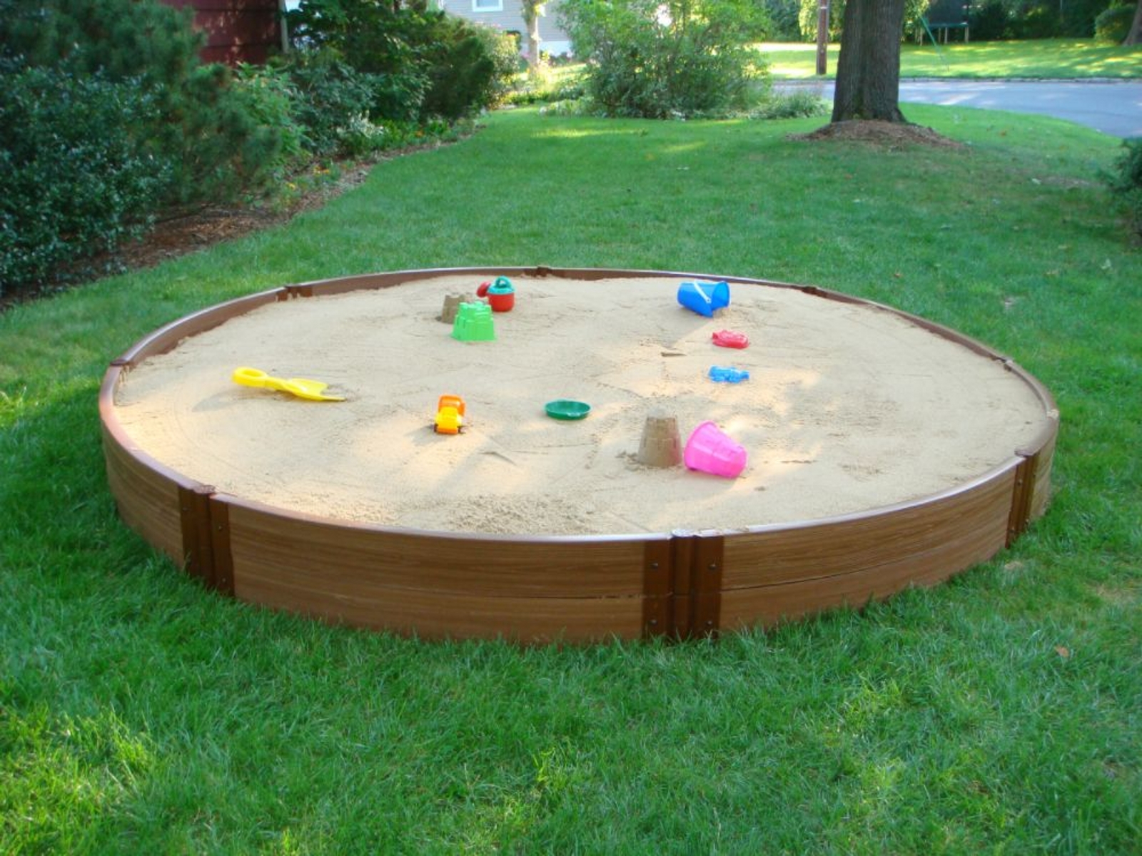 Two Inch Series 10.5ft.dia  x 11in. x  2in. Composite Round Sandbox Kit