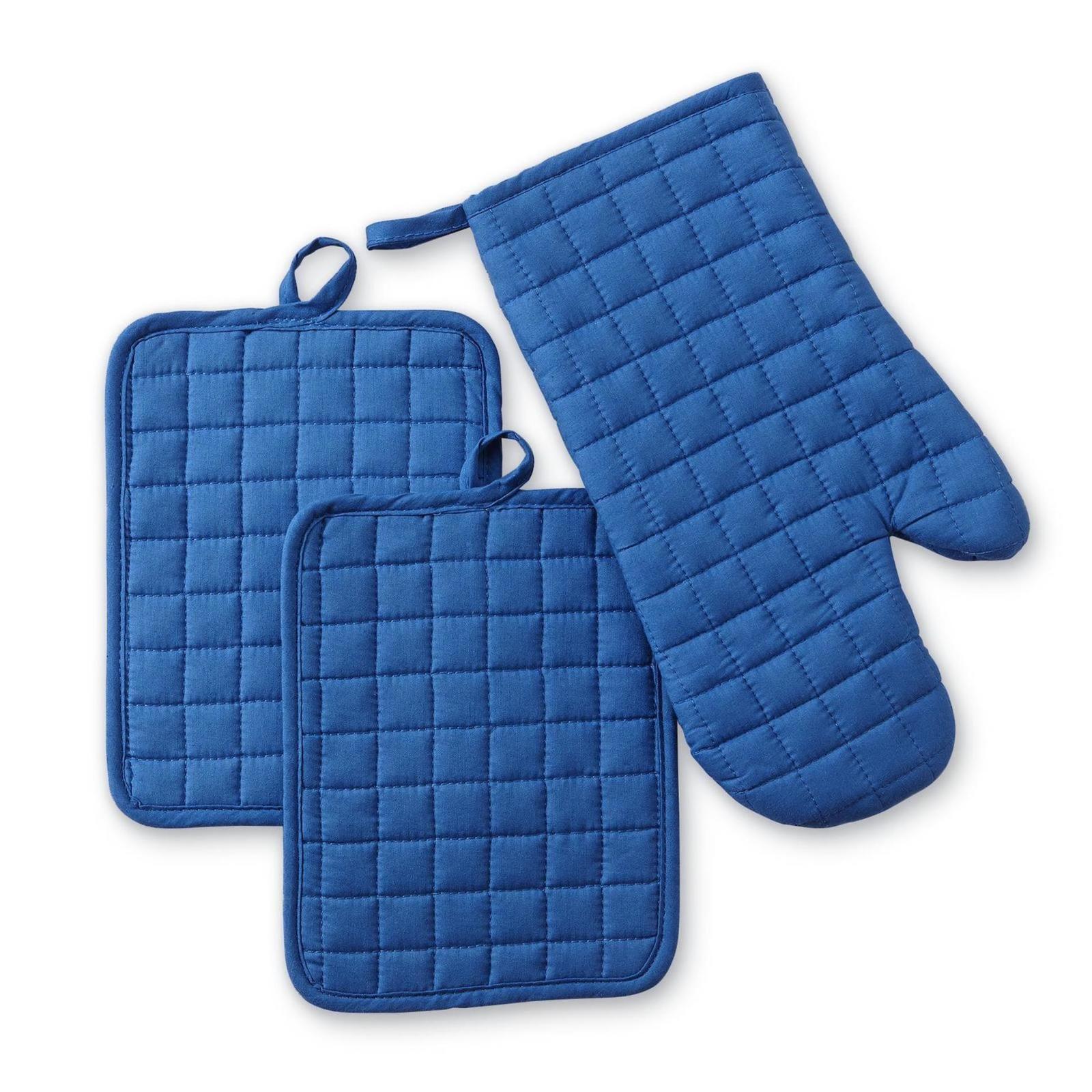 2-Pack Blue & White Checker Country Quilted Oven Mitts With Potholder – 100% Cotton, Hook Tab (CFj Manufacturing)