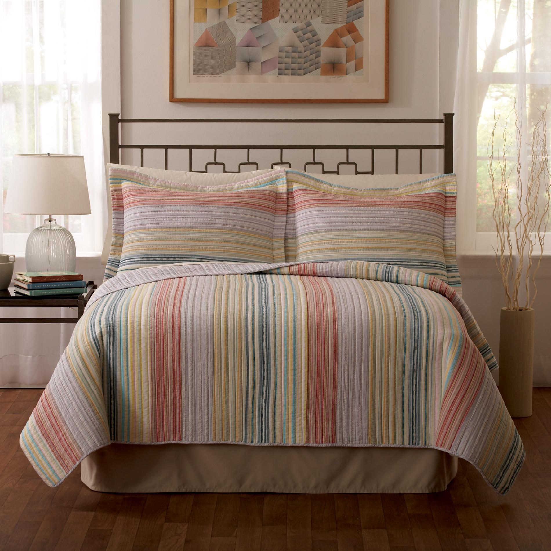 Retro Stripe Pastel Quilt