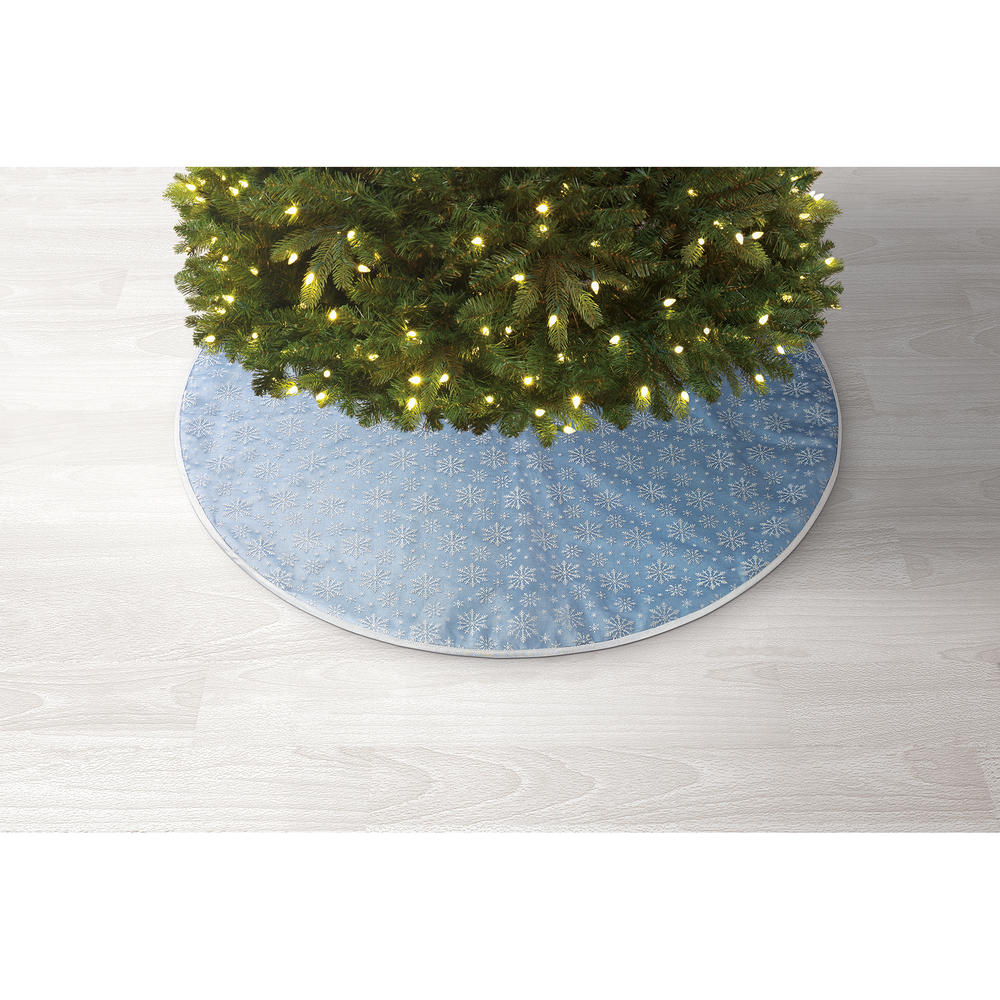 Donner & Blitzen Incorporated Blue With Silver Snowflakes Christmas Tree Skirt 48"