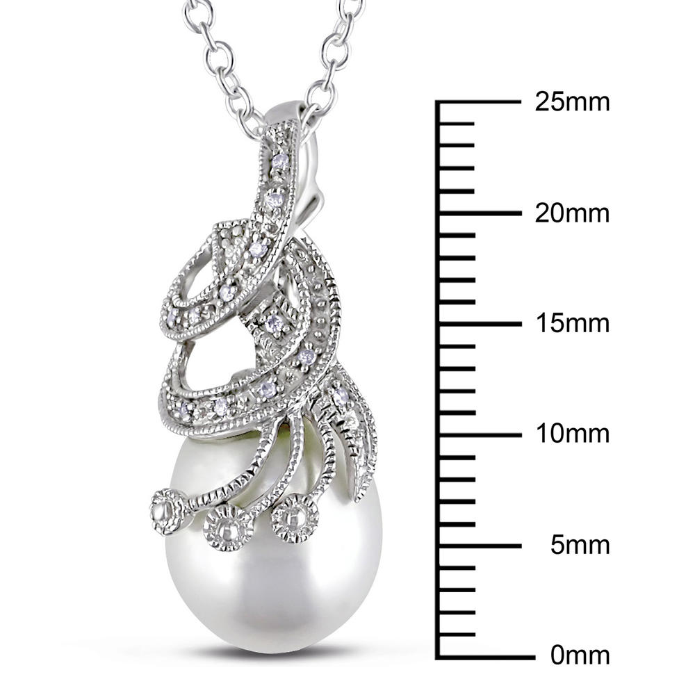 Sterling Silver 10-10.5 MM Freshwater Pearl Necklace with 0.04 cttw Diamond