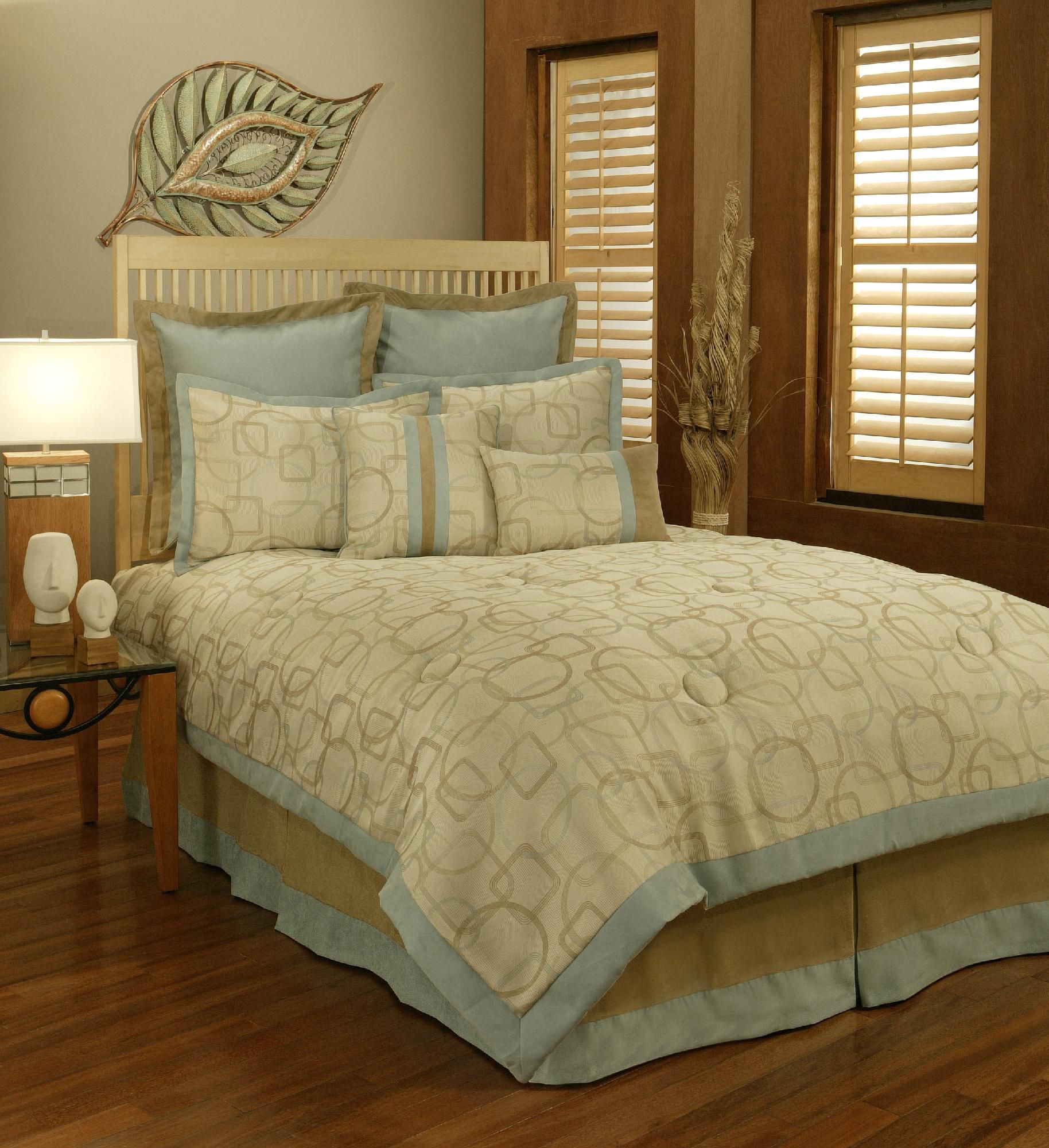 Tanner King Comforter Set