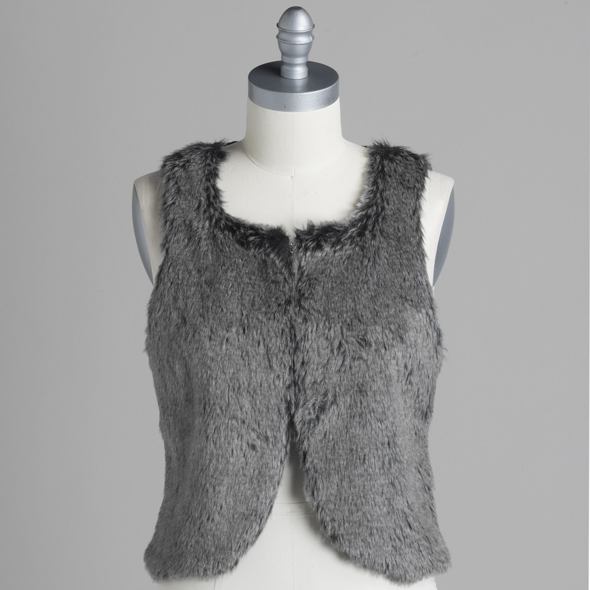 Attention Women s Clasp Front Faux-Fur Vest