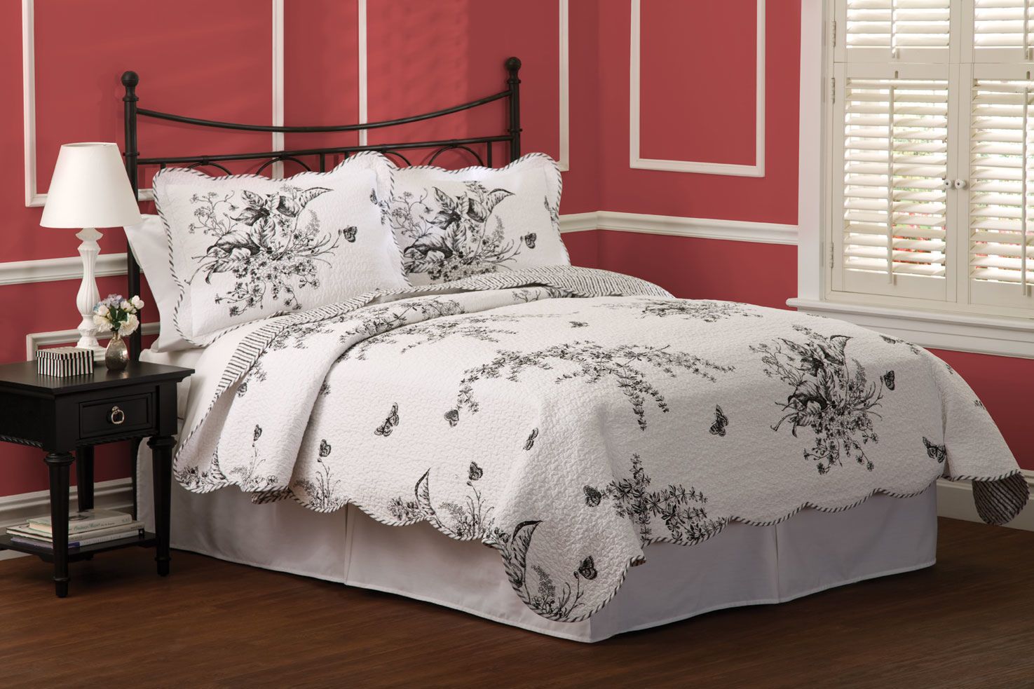 Evans Meadow Full / Queen Quilt with 2 Shams