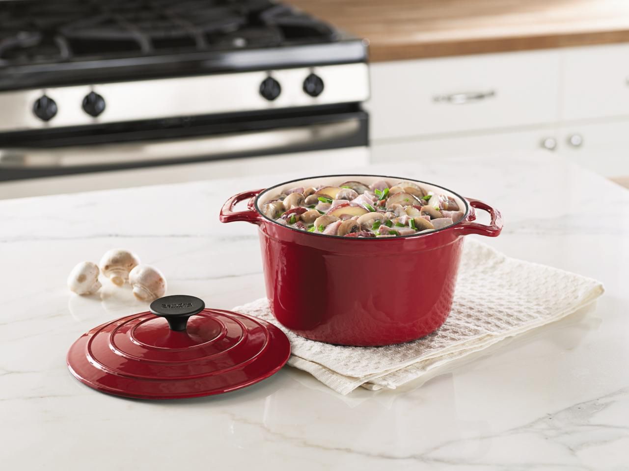Sandra by Sandra Lee 3.5-qt Red Dutch Oven
