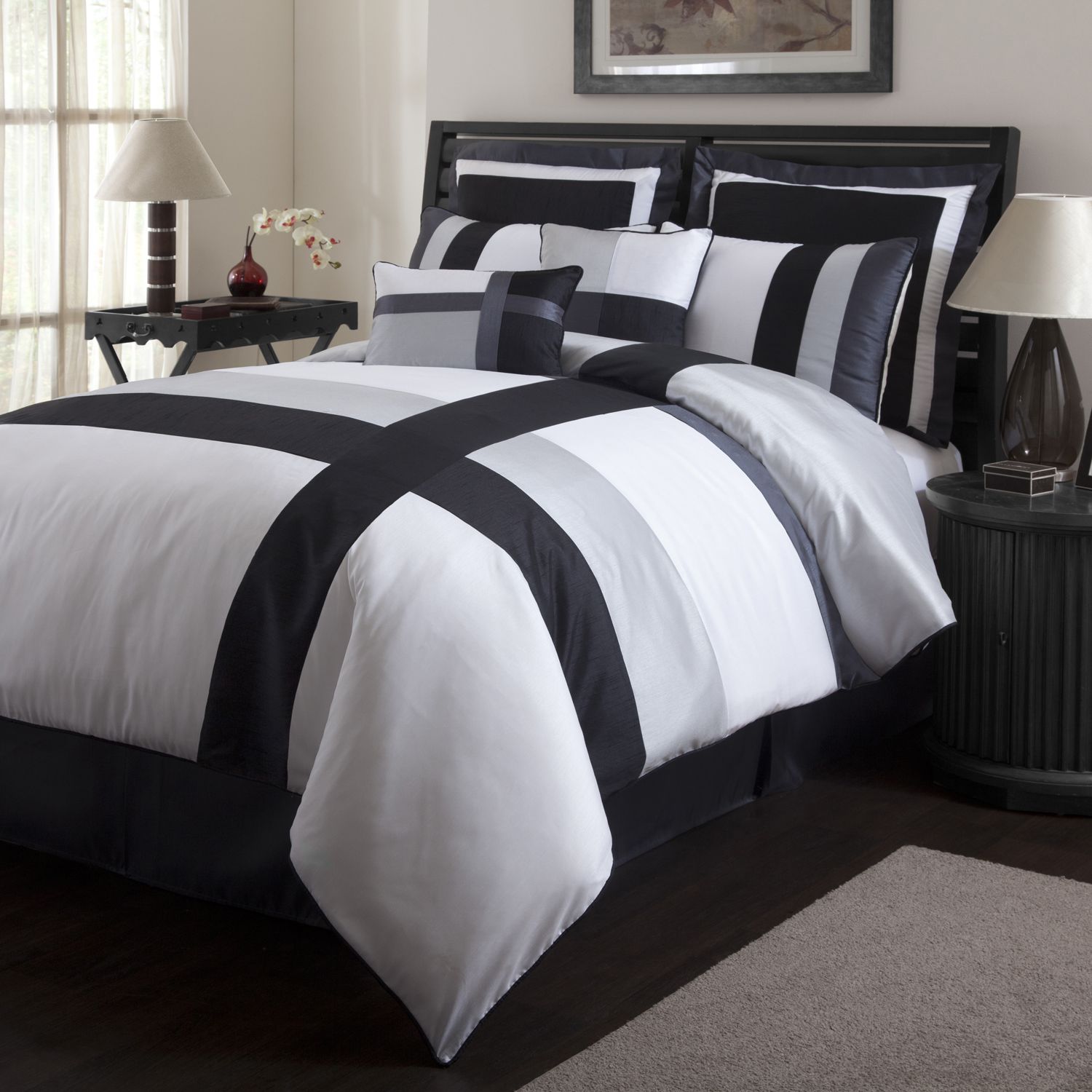 Lush Decor Iman 8pc Cal King Comforter Set White/Black California king