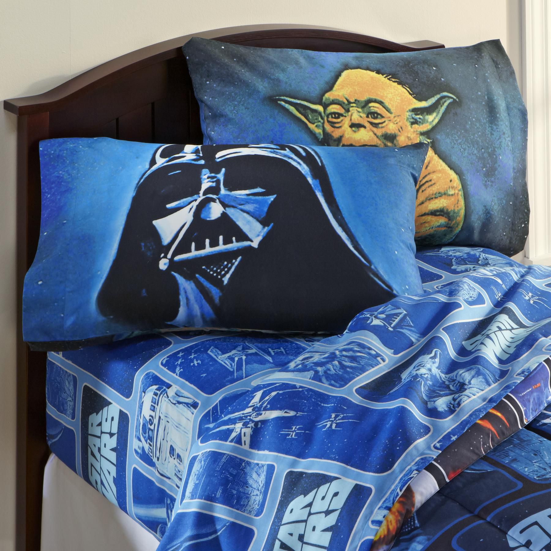 Boy's Star Wars Reversible Pillowcase                                                                                            at mygofer.com