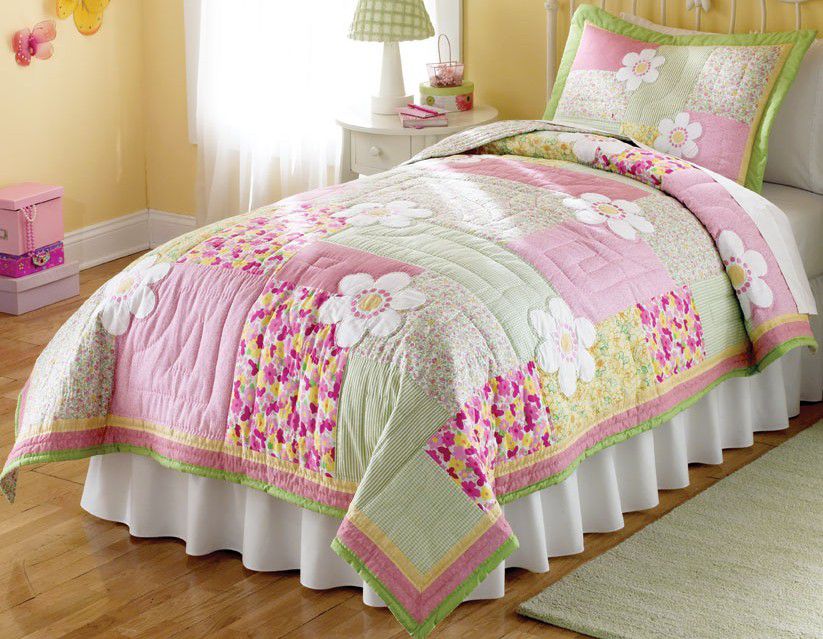 Julia Twin Quilt with Pillow Sham