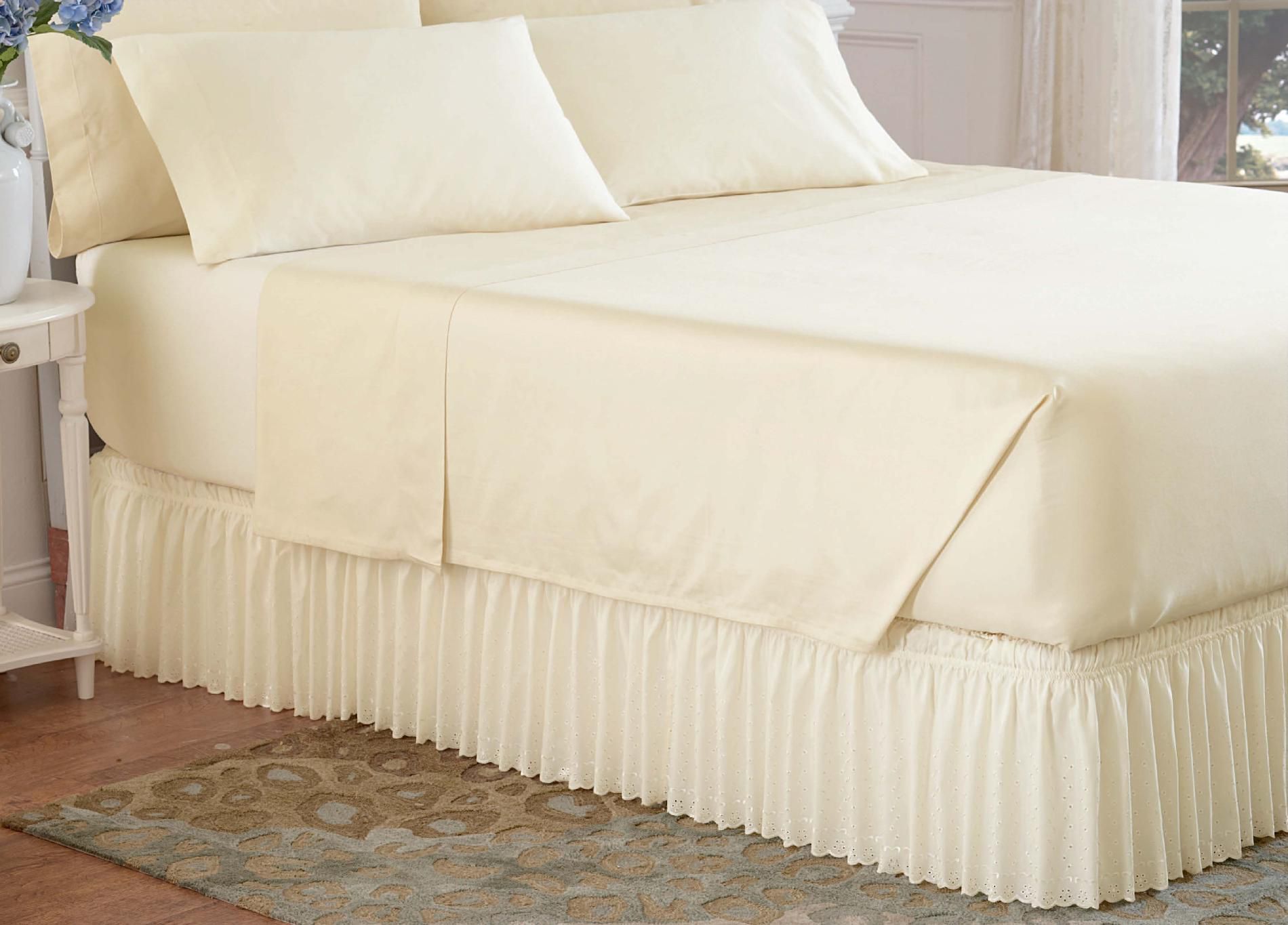 Country Living Eyelet Bedskirt One size fits all Home Bed & Bath