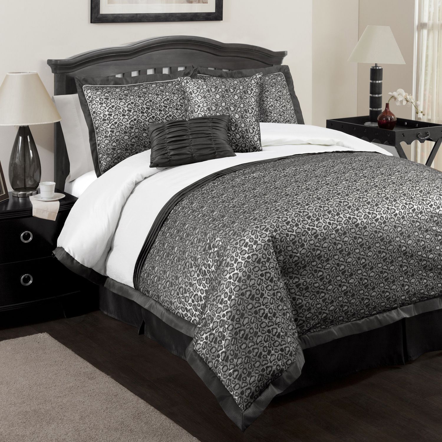 Triangle Home Fashions Leopard Black 6 Piece Comforter Set: King Comfo