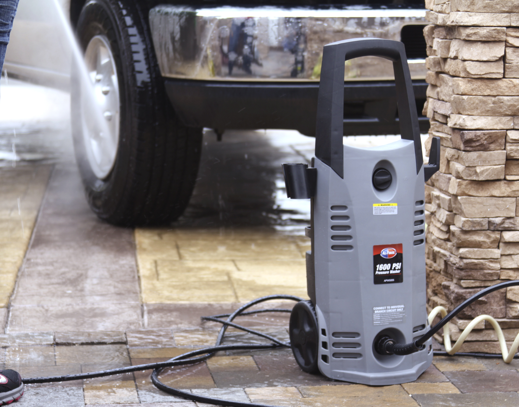 1600 PSI ELECTRIC PRESSURE WASHER: MAINTAIN YOUR HOME WITH