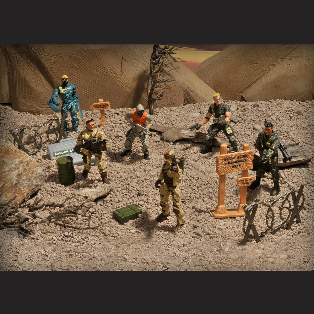Total Soldier  Special Force Unit - 6 Figures and accessories