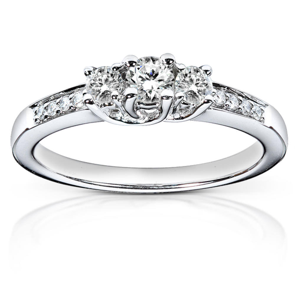 Diamond Three-Stone Engagement Ring 1/3 carat (ct.tw) in 14K White Gold