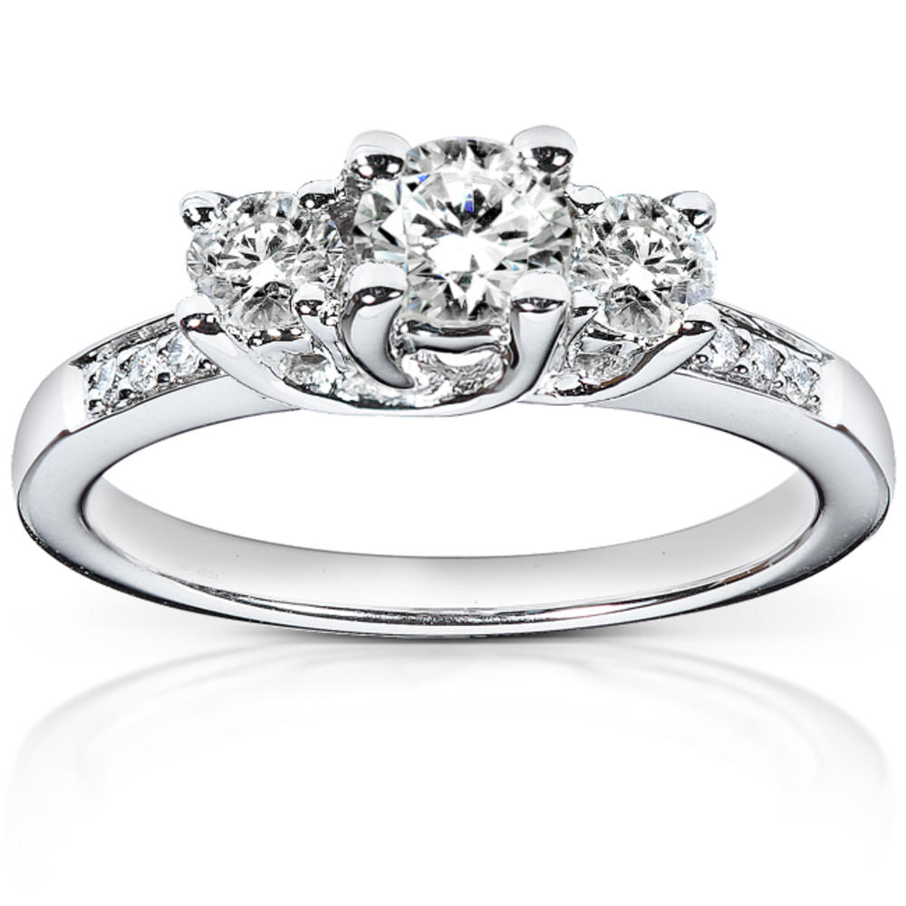 Diamond Three-Stone Engagement Ring 3/4 carat (ct.tw) in 14K White Gold