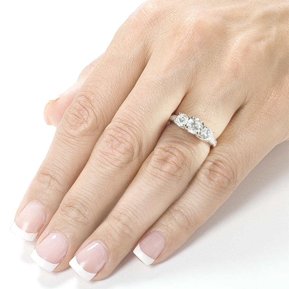 Diamond Three-Stone Engagement Ring 1 1/2 carat (ct.tw) in 14K White Gold