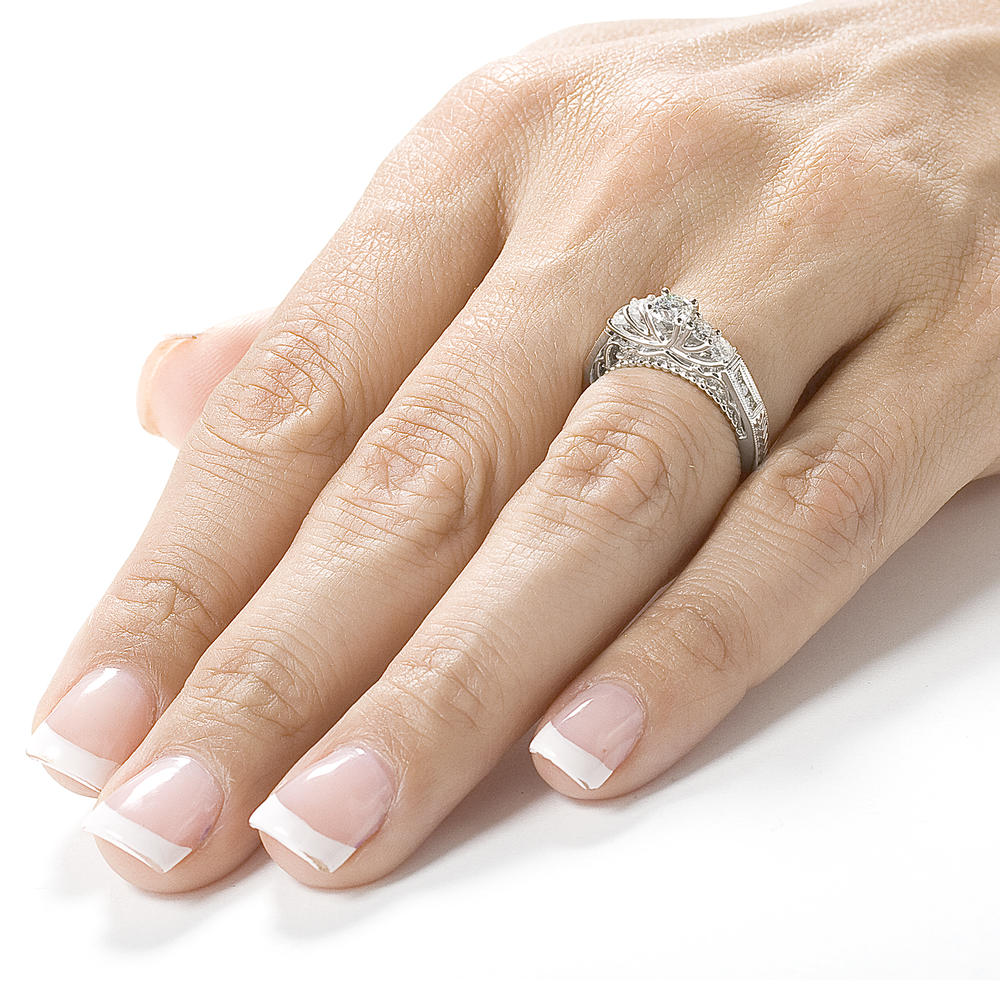 Diamond Engagement Ring 3/4 Carat (ct.tw) in 14K White Gold