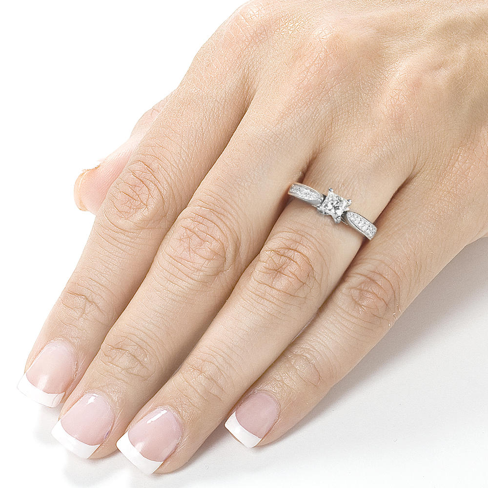 Princess Diamond Engagement Ring 5/8 carat (ct.tw) in 14k White Gold