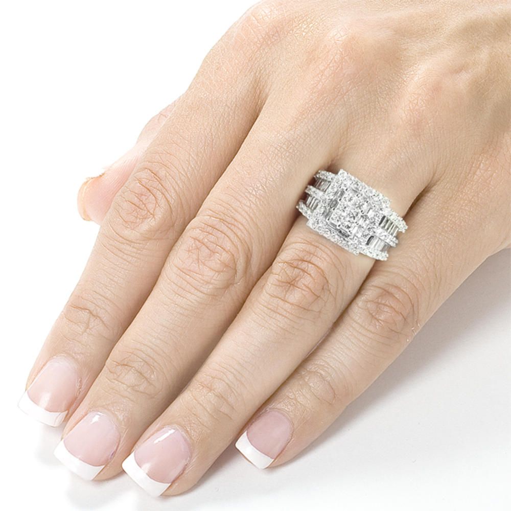 2 Carat (ct.tw) Diamond Engagement Ring in 14K White Gold