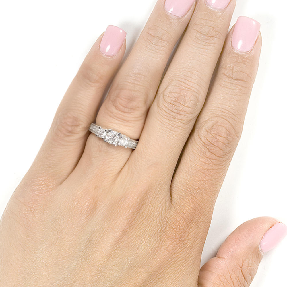 Diamond Three-Stone Engagement Ring 7/8 carat (ct.tw) in 14K White Gold