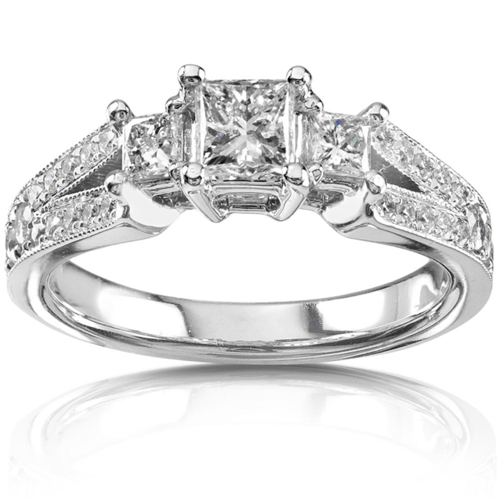 Diamond Three-Stone Engagement Ring 4/5 carat (ct.tw) in 14K White Gold