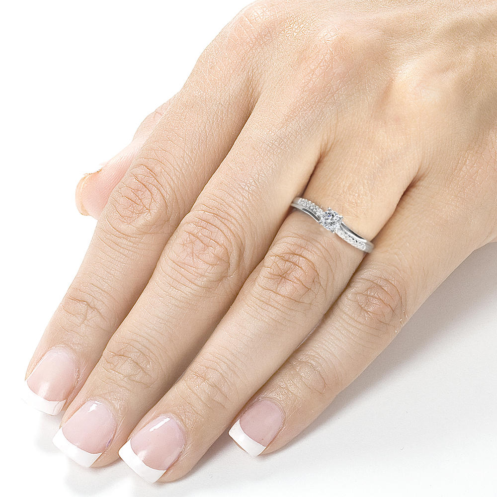 Round Diamond Engagement Ring 3/8 carat (ct.tw) in 14k White Gold