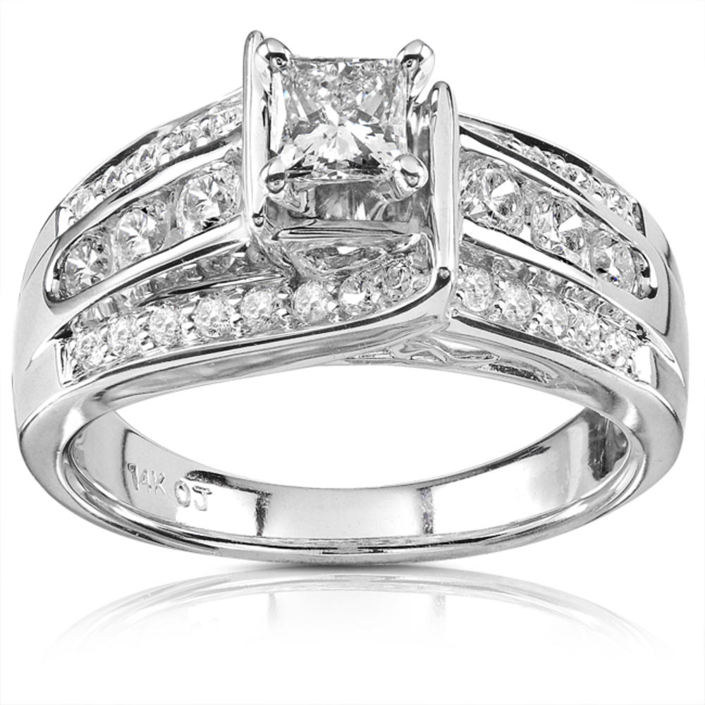 Princess Diamond Engagement Ring 7/8 Carat (ct.tw) in 14K White Gold