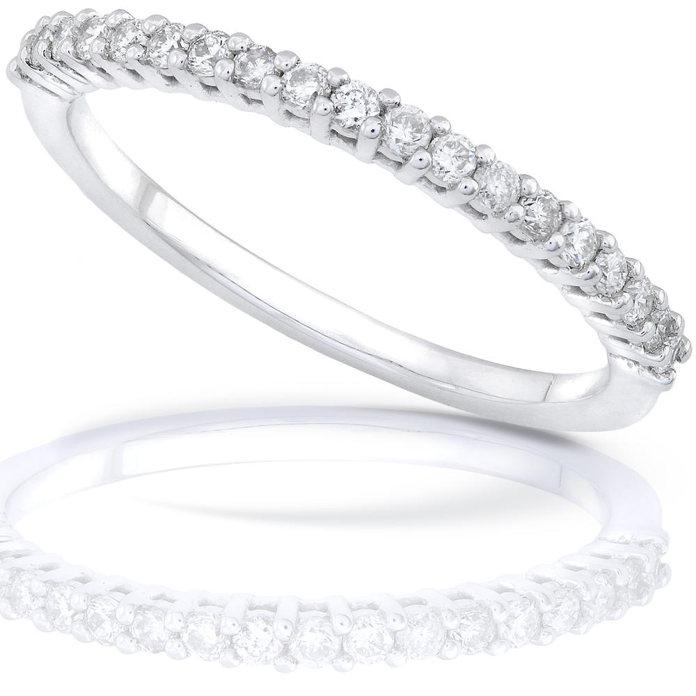 Diamond Band 1/4 carat (ct.tw) in 14kt White Gold
