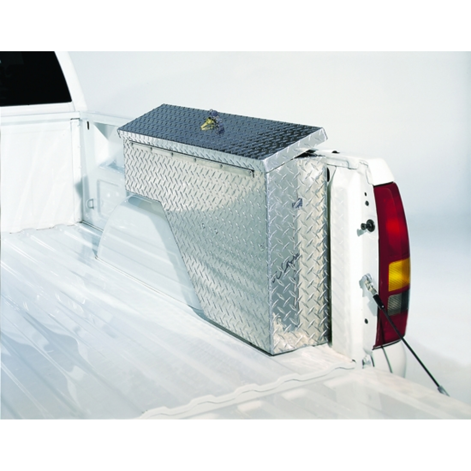 Dee Zee Specialty Series Wheel Well Box