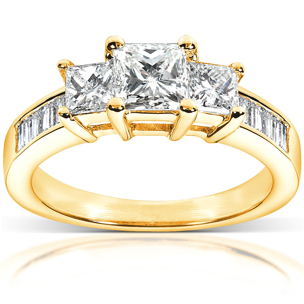 Diamond Three-Stone Engagement Ring 1 1/2 carat (ct.tw) in 14K Yellow Gold