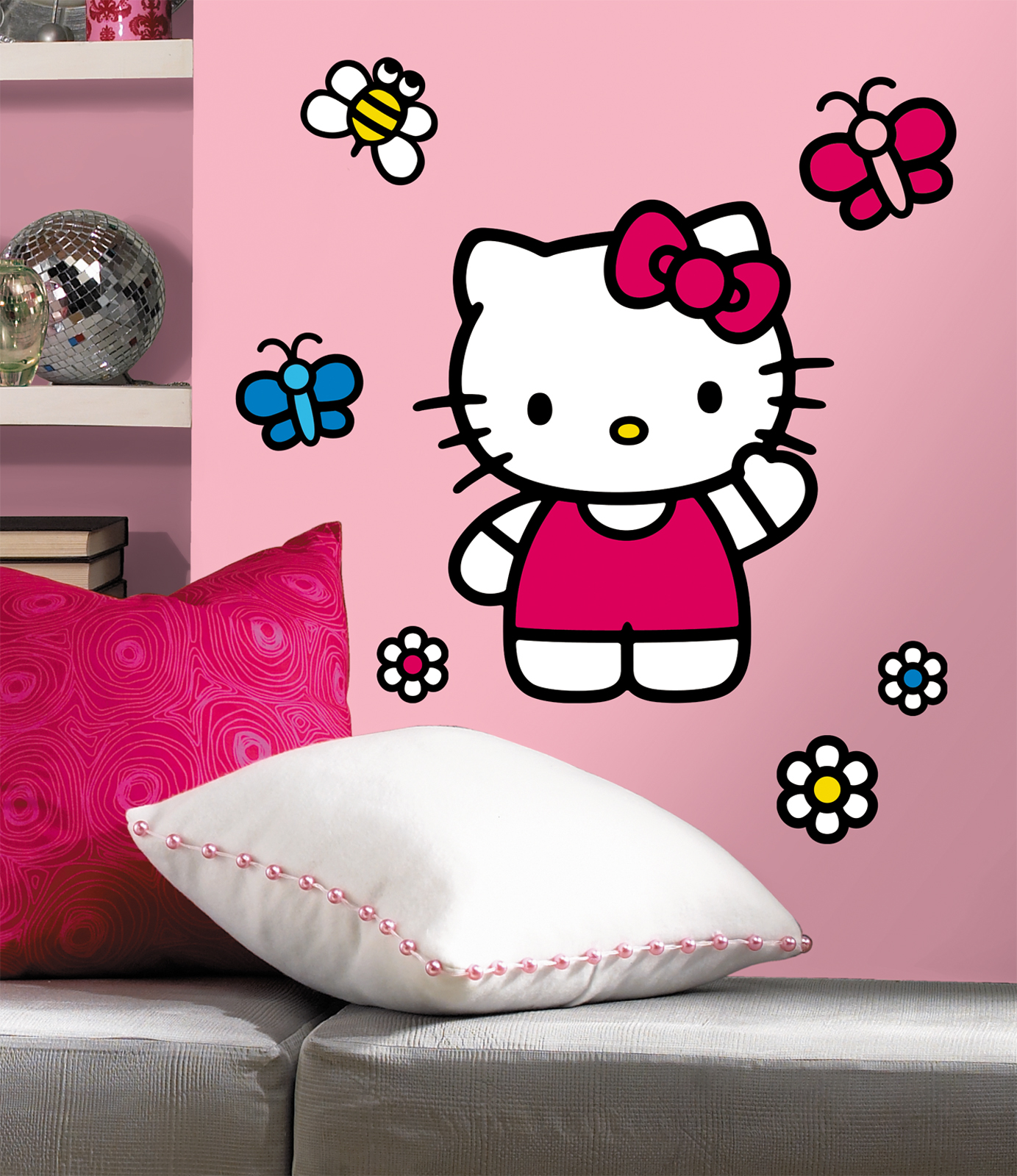 RoomMates Hello Kitty - The World of Hello Kitty Peel & Stick Giant Wall Decals