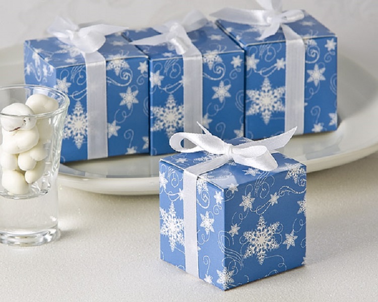 "Winter Wishes" Snowflake Favor Box (24 Pack) [Case Pack of 6]