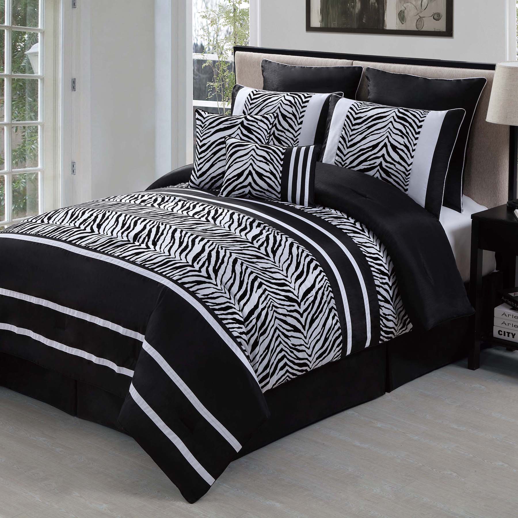 Laken Zebra Comforter Set