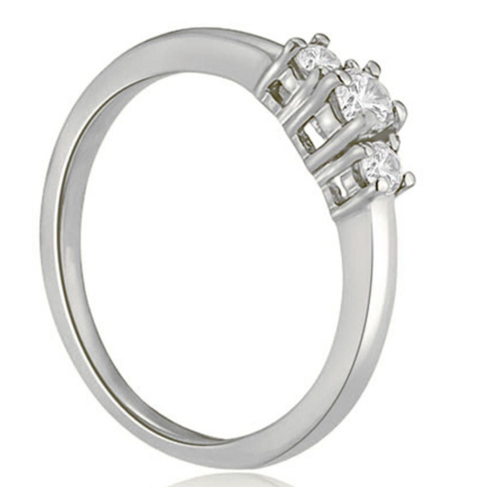 14K White Gold 0.37 cttw  Basket Three-Stone Round Cut Diamond Engagement Ring (I1, H-I)