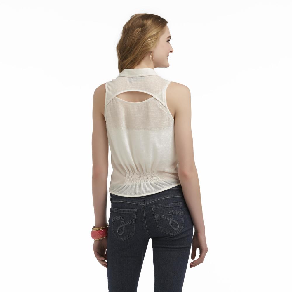 Junior's Tie-Front Sleeveless Lace Top