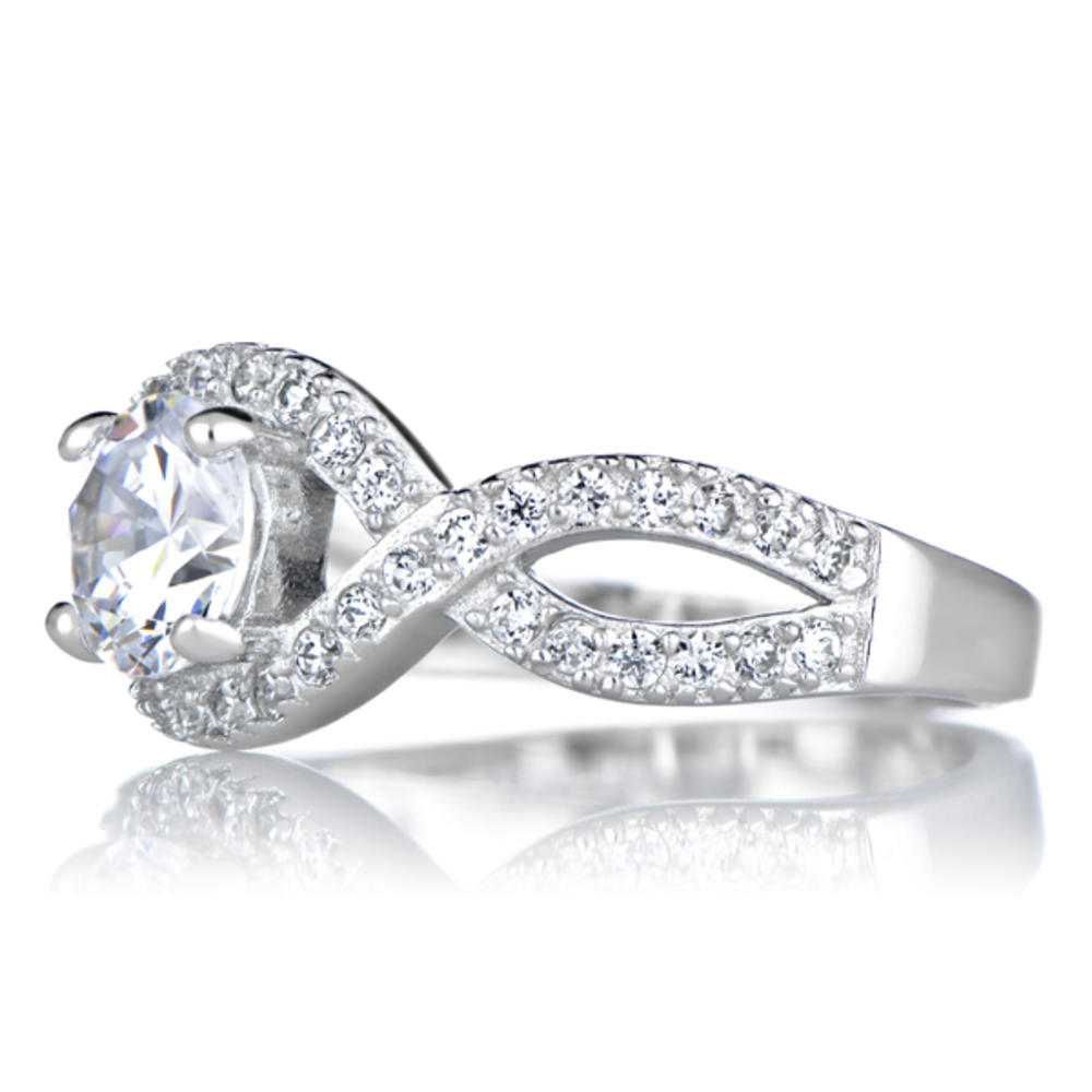 Dorothea's Round Cut Twisted Band Cubic Zirconia Engagement Ring