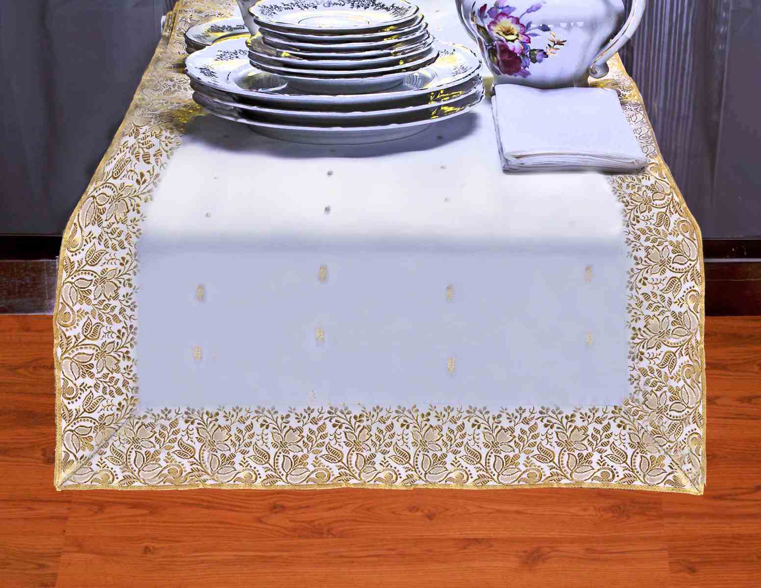 Indian Selections White Gold - Hand Crafted Table Runner (India) Indian Selections White Gold - Hand Crafted Table Runner (India)