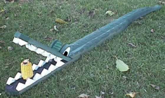Looker Alligator Feeder Alligator Squirrel Bird Feeder