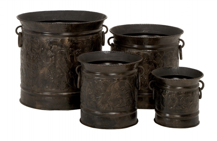 Benzara 30644 20 In. X 16 In. X 13 In. X 10 In. Metal Planter  Set