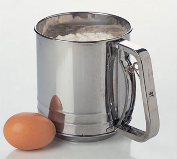 Focusfoodservice 530 5.25 Inch Dia. X 5 Inch H Flour Sifter Trigger Action Handle Polish- Pack of 6